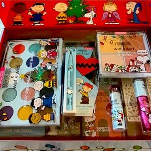 NIB Wet N Wild Peanuts makeup kit